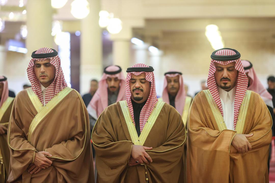 Governor Of Riyadh Region Performs Funeral Prayer For Prince Mamdouh 