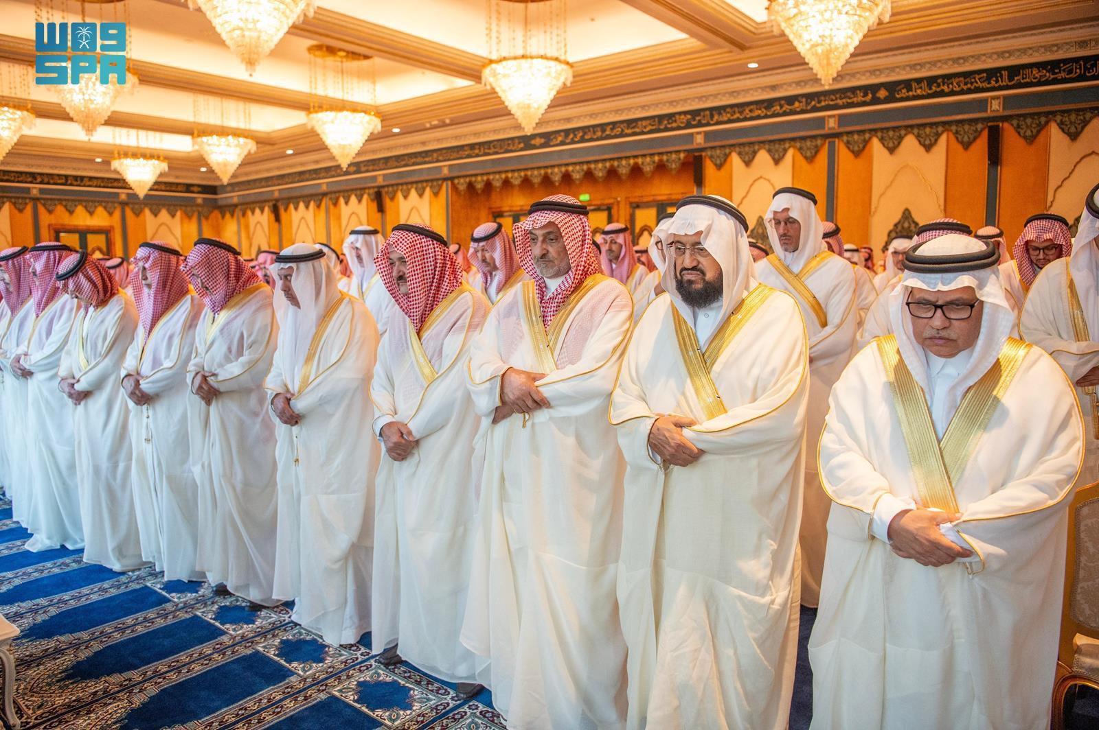 HRH Crown Prince Performs Eid Al-Fitr Prayer at Grand Mosque, Receives ...